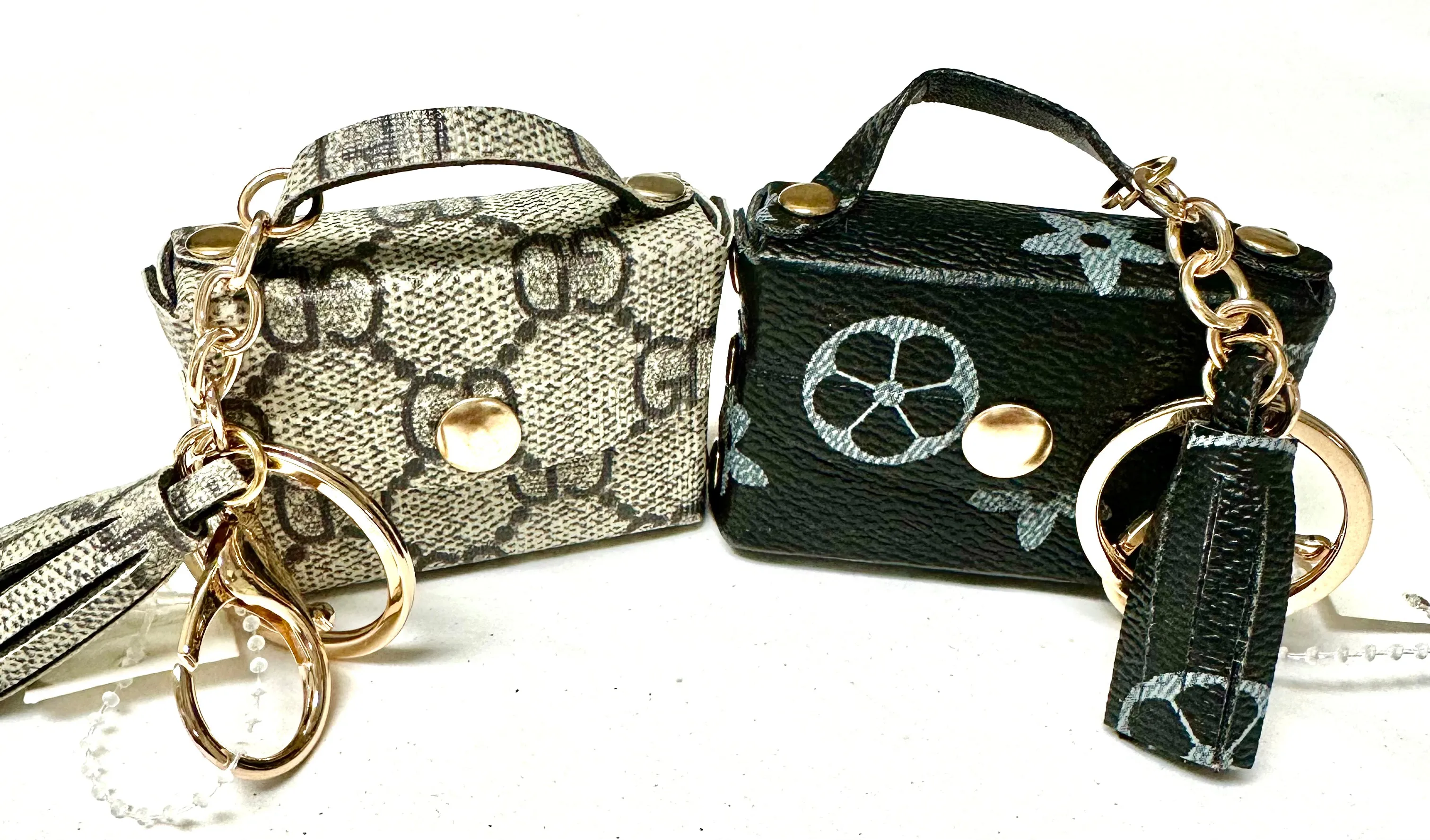 Bougie Ear Pods Holder & Key Ring