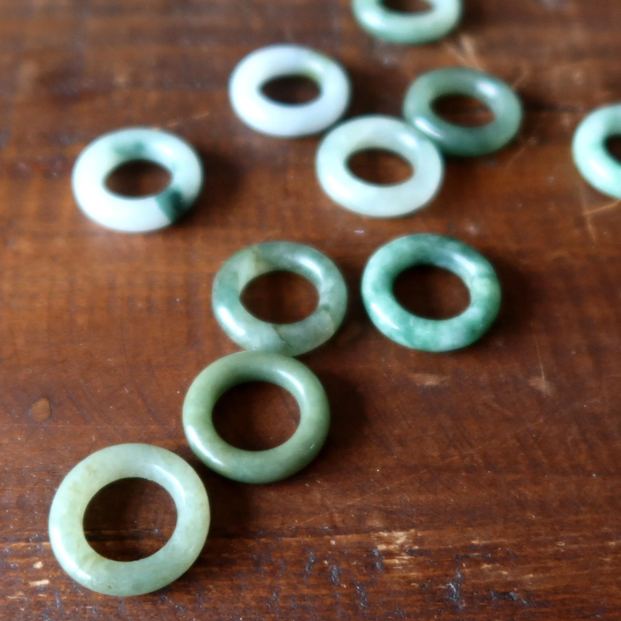 Jade Display Stand Ring